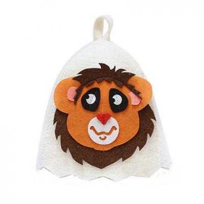 Шапка с апликацией Лев